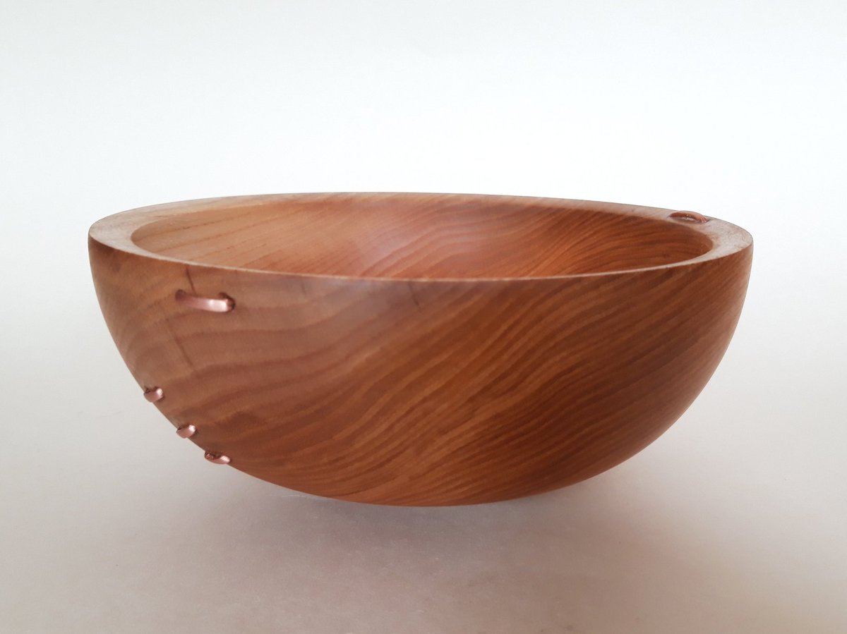 MSWoodturning's tweet photo. #TodayImMaking a Scottish Elm Bowl with a small crack repair with copper wire. #Highlands #blackisle #woodturning #northcoast500 #NC500 https://t.co/U88fjPL9nk