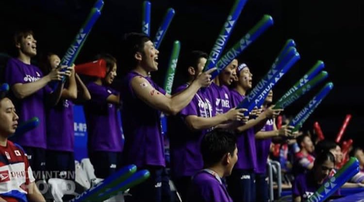 One of the coolest celeb / cheer gang ever ❤️😍😍😂 Japan 🇯🇵 

#Japan #TOTALBWFSC2019 #TotalBWFSudirmanCup2019 #SudirmanCup2019 #BWF