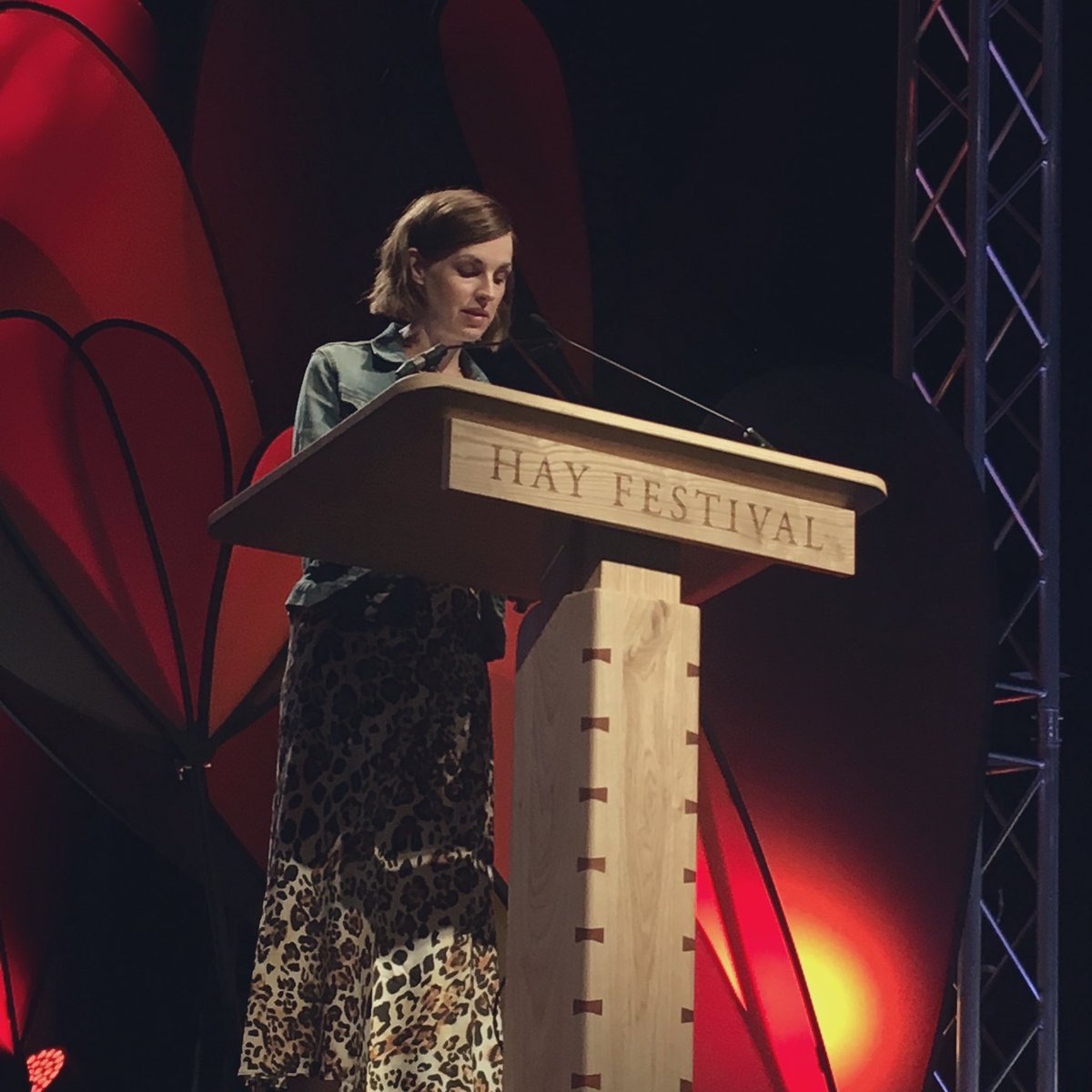 jessrainefans's tweet photo. Photo:  Jessica Raine reads The Diary Of Vera Brittain at this year's Hay Festival https://t.co/RASBdhw7Ms