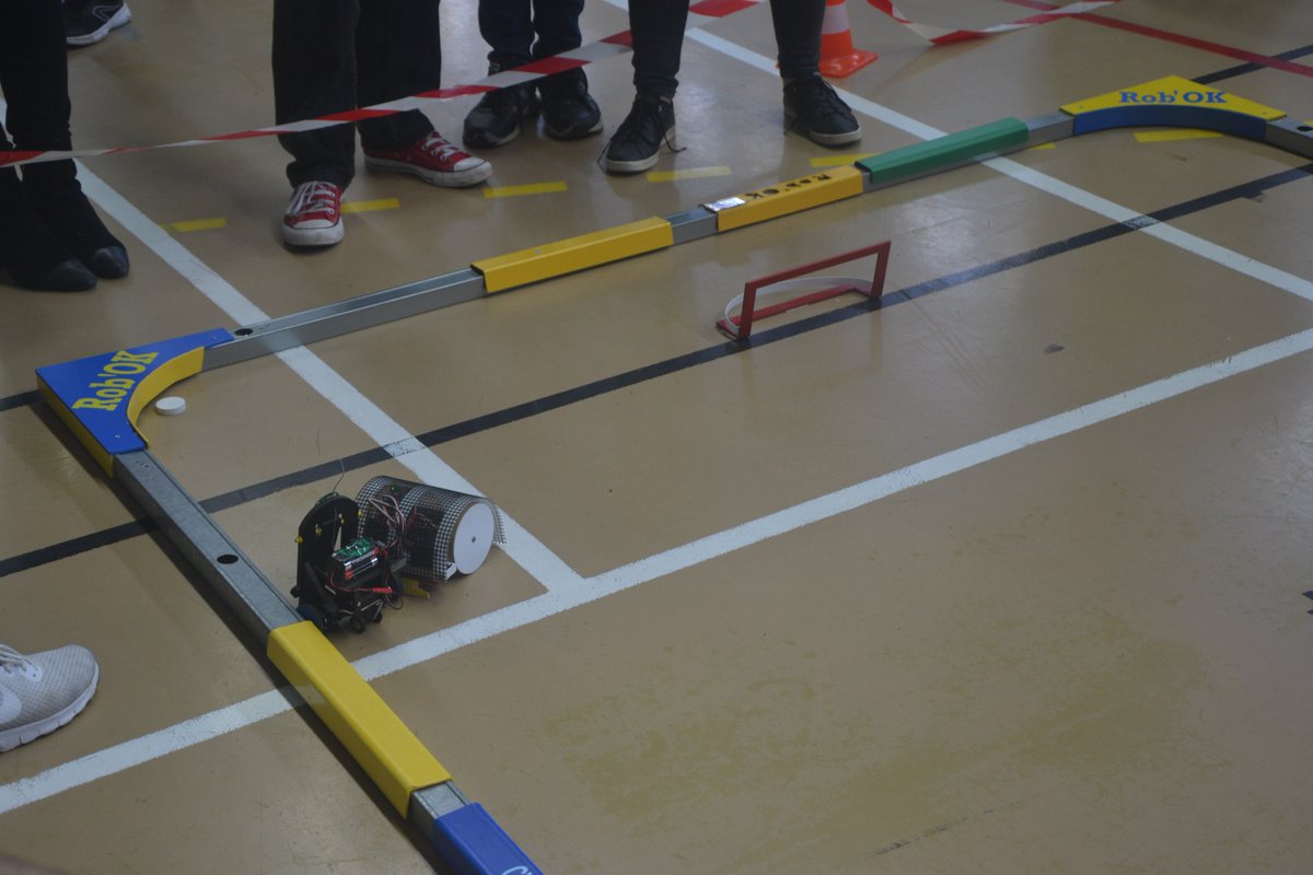 DominiqueNibart's tweet image. #RobOK #Cybertech Cybertech a de nouveau accueilli le concours Rob&apos;OK en partenariat avec les éditions Delagrave. De beaux matchs et de belles réalisations.