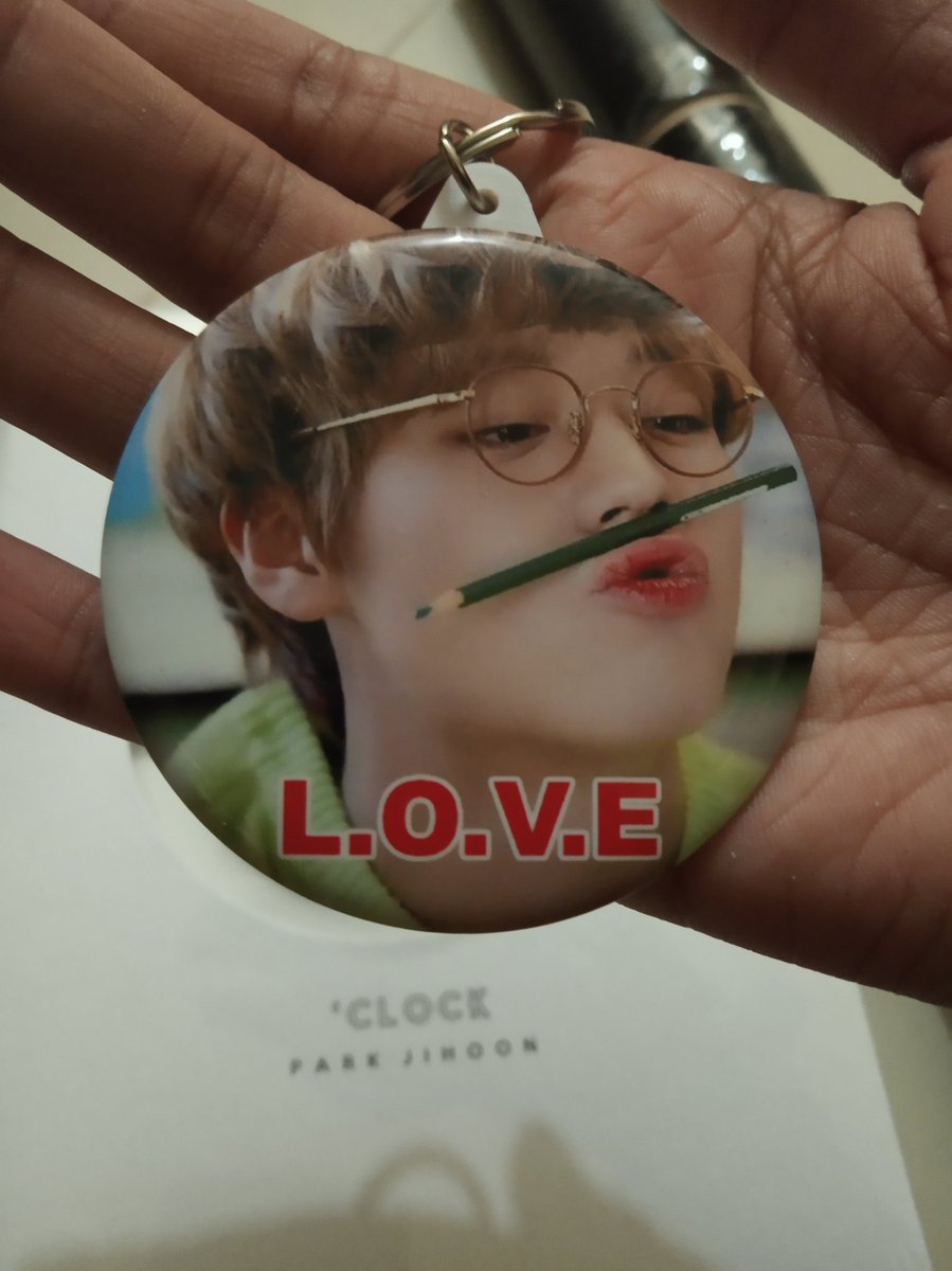 MEILtifan's tweet photo. Kill two birds with one stone. I won PJH frame &amp; a mirror keyring yey! It's such a well spent weekend with my fellow wannables/MAYs in these event from Anonas,QC to UN Avenue, Manila. I really had fun &amp; enjoy. Thank y'all! @WinkMomsPH
#AlluringDaywith3Js
#MAYJihoonParty https://t.co/ZmHoYcqaun