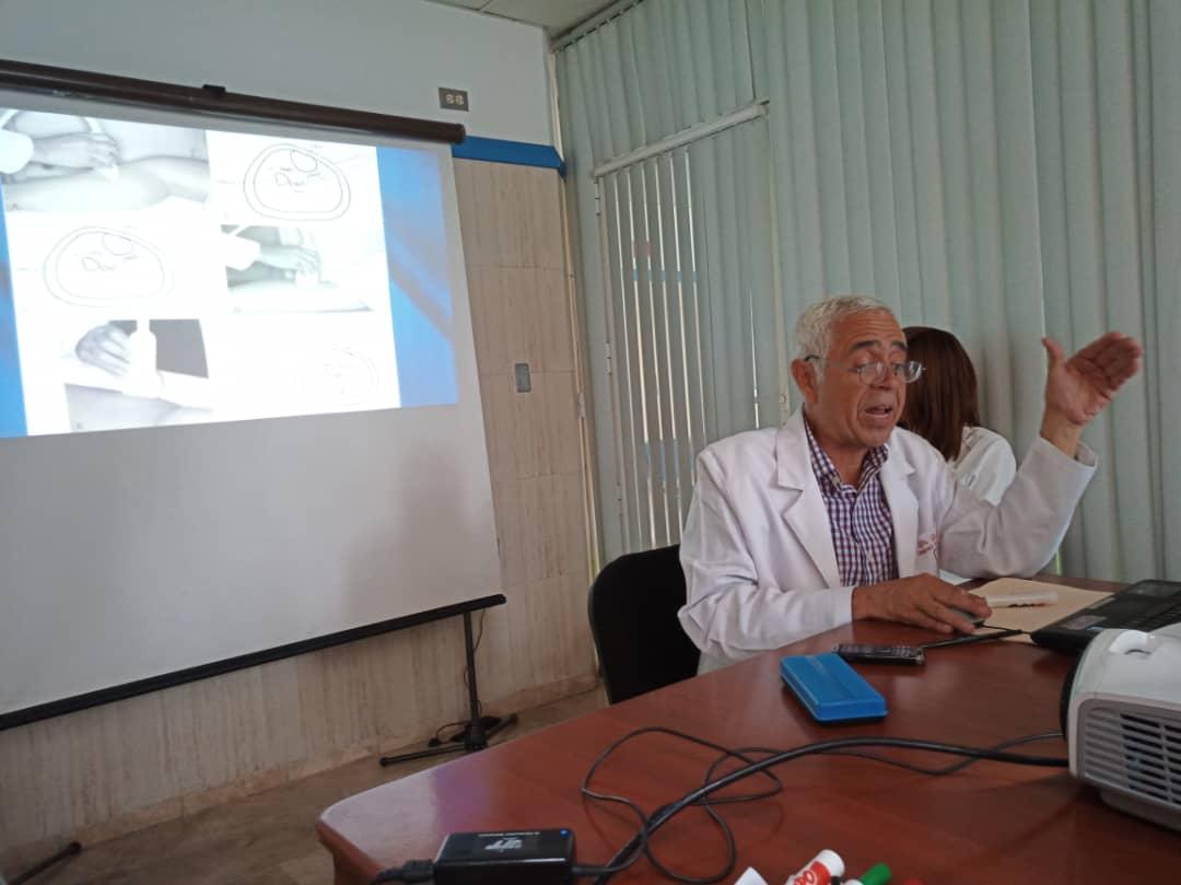 ceium's tweet photo. Dr Luis Rocha exposición de sus conocimientos teóricos práctico en cursó Doppler Vascular Periférico https://t.co/syq59JLlMy