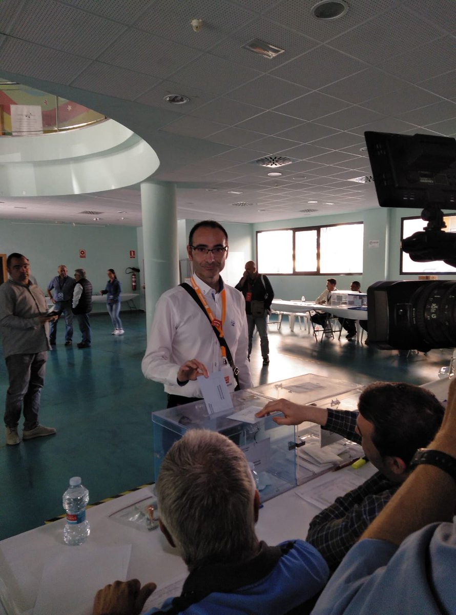 🗣📸Garantia de futur a #Peníscola amb Juan Carlos Bayarri #SumaCompromís🍊 

#26M🗳
Amb tu, som #Imparables✊🏿
Amb tu, tenim un #CompromísPerEuropa🍊🇪🇺