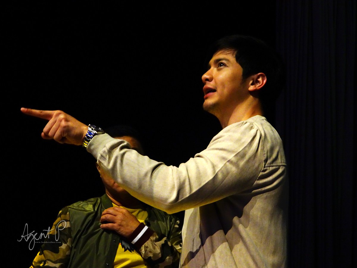 agent_pau's tweet photo. Two things:
1. Parang nung Indio days (2013) ang itsura ni @aldenrichards02 dito.
2. Ang haba talaga ng daliri nya. 😁
#ALDENBackOnSundayPinasaya
#SPSSundayFunday
#AldenRichards https://t.co/KMcCgPZWtO