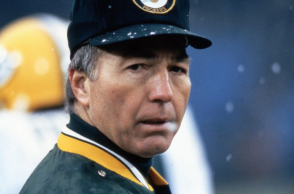 brgridiron's tweet image. Packers legend Bart Starr has died at 85 years old.

◾️ MVP
◾️ 5x champion
◾️ First QB to win Super Bowl
◾️ Best playoff passer rating ever

R.I.P. to one of the greats 🙏