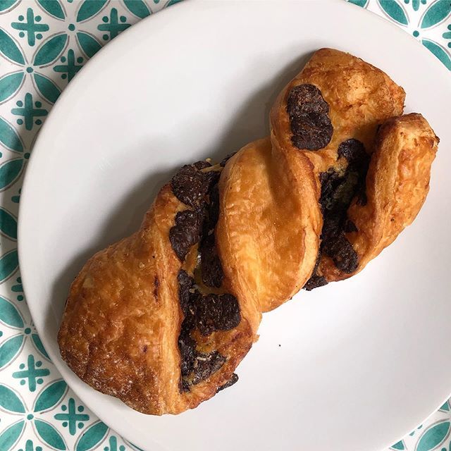 sarah_yetman's tweet image. Food shopping on a Sunday afternoon can be a dangerous business... #tenpence #givingthingsaway #dietstartstomorrow #bonus bit.ly/2Exx5yw