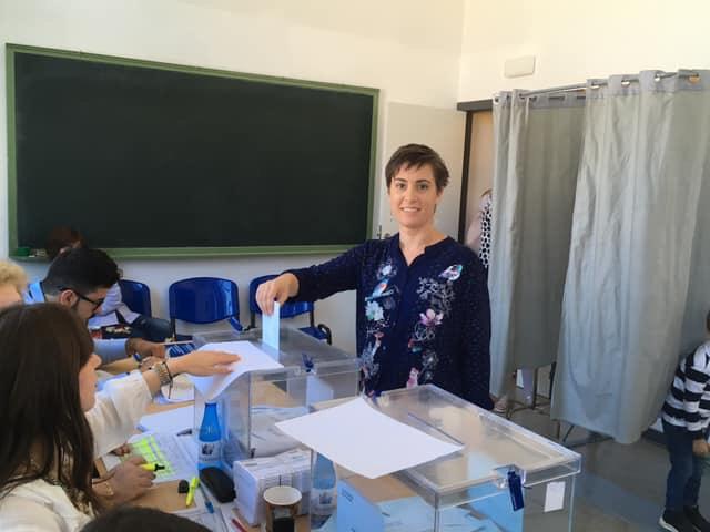 🗣📸Maria Sorlí, candidata a l'Alcaldia d'#Alcalà #Alcossebre
#SumaCompromís🍊

#26M🗳
Amb tu, som #Imparables✊🏿
Amb tu, tenim un #CompromísPerEuropa🍊