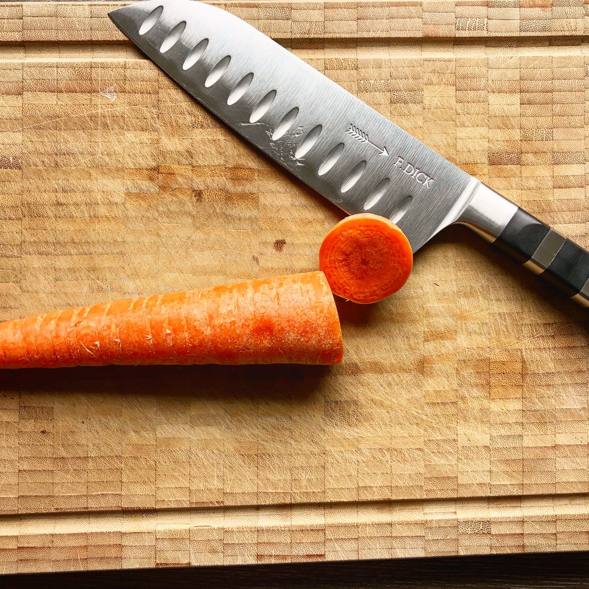 wiesel_power's tweet photo. [Werbung, unbezahlt] Funktioniert auch mit Gemüse! 🥕
🔪 #fdick #messer #knife #sharp #style #no #bbq #just #cooking #wieselpower 🔪 https://t.co/28jJAwAx7m
