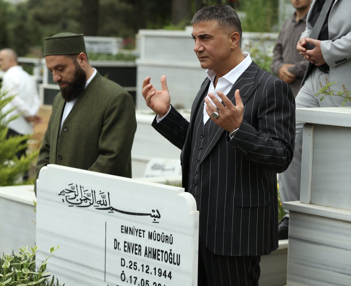 sedat_peker's tweet photo. UZMAN ASKER KARDEŞLERİMİZİN KADROYA GEÇİŞİ HAKKINDA DÜŞÜNDÜKLERİM VE DOSTLARIMIN MEZARINA YAPTIĞIM  ZİYARETLER. 

YAZININ TAMAMI İÇİN; https://t.co/y62s3R5mt5 https://t.co/xsjLd7NQwK