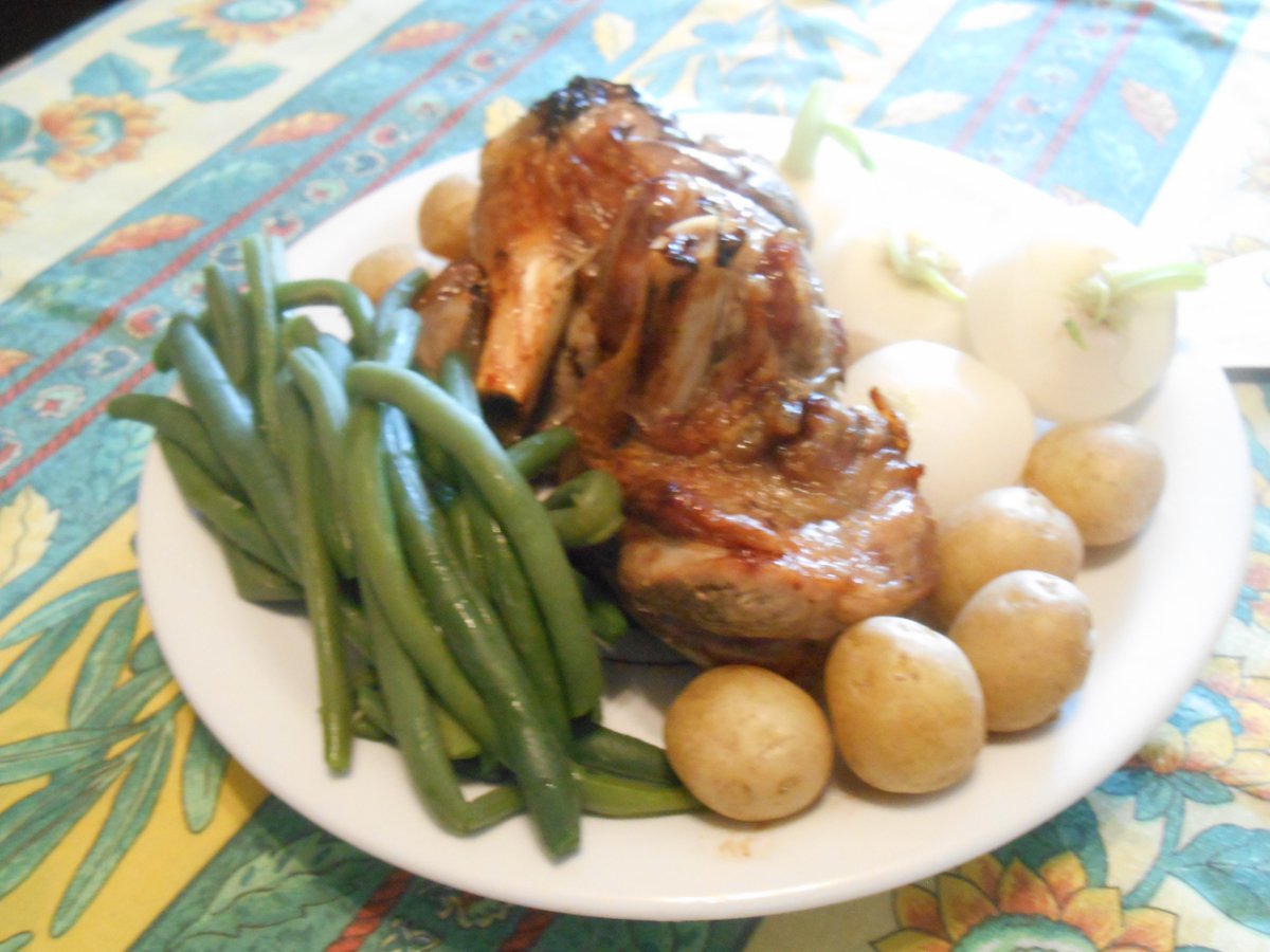 jtgrandtour's tweet photo. #jetaimemonaco #repas #lunch #souris #agneau #good #food #delicious #rightnow #placetobe #vegetable #best #tasting #grenaille #potatoes #beans #photo @jtgrandtour https://t.co/dW2qgsFY2n