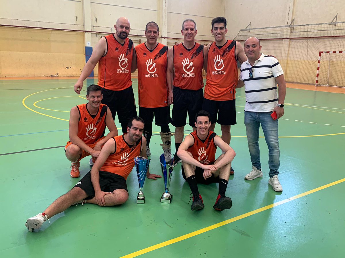 tandemactivo's tweet photo. Enhorabuena al equipo de la liga local de baloncesto de Aranjuez por su doblete en Liga y Copa, campeones!!! https://t.co/y7P5bfsPyL