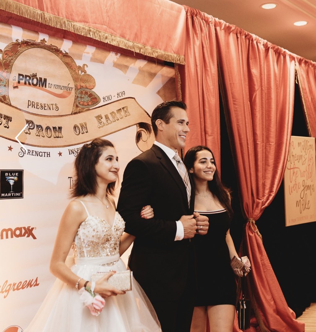 FTLPROM's tweet photo. Reflecting on our walks down the red carpet at #APTR2019 π₯°β€οΈ Thank you to @sucelphotography for capturing these memories! πΈ #APTR2019 #TheGreatestProm #APTR #APromToRemember #JustDance #BeatCancer #Prom #PediatricCancer #ChildhoodCancer #ChildhoodCancerAwareness #CancerSurvivor https://t.co/WWmDuey5dn