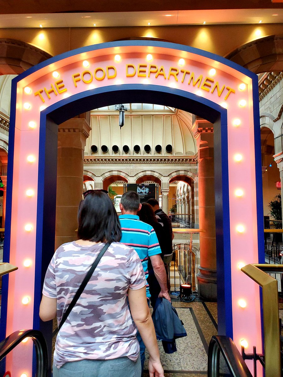 BRADYJG1's tweet image. Wouldn&apos;t have known about this amazing spot if it wasn&apos;t for @woltersworld &amp;amp; @DutchifiedBlog.
Food department in the Magna plaza, #Amsterdam.