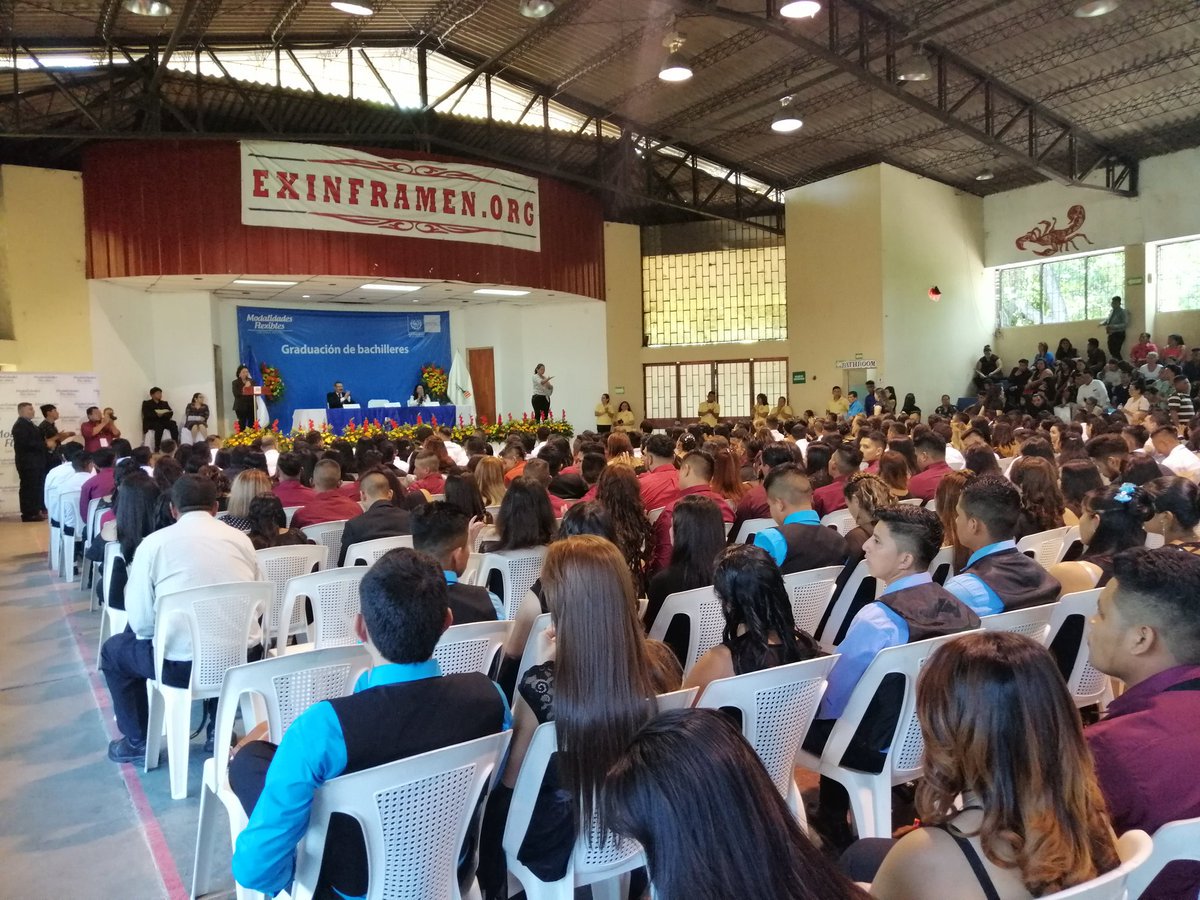 prensagrafica's tweet image. 1,102 personas se gradúan de bachilleres en modalidades flexibles en el Inframen. Foto LPG / J. Aparicio.