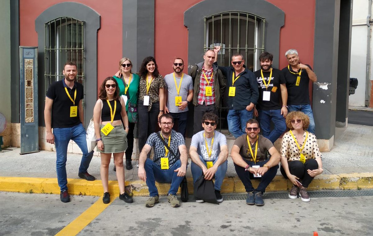 Queden menys de dues hores per a tancar el col·legi electoral. L'equip d'apoderades de la CUP seguim ací per a ajudar-vos en qualsevol dubte que tingueu.

No ho deixeu per a última hora! Participeu i #FemPoble!