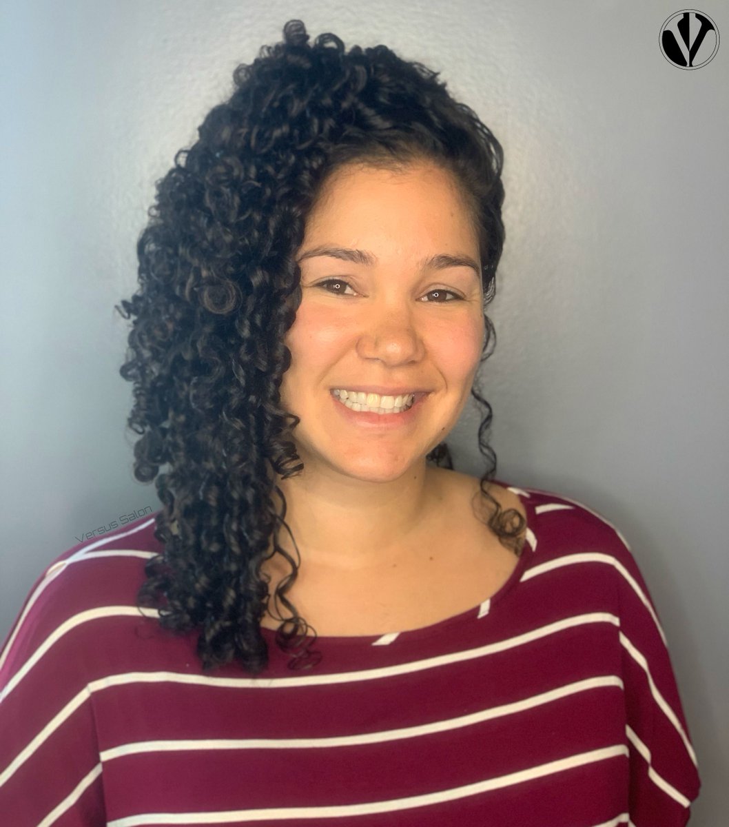 VersusSalon's tweet image. #VersusTipsandTricks : There is no pressure to heat-style your natural curls when you have a big event to attend! We love doing creative updos that highlight and protect your natural tresses 😍  #VersusCurls

#CurlyHairstyles #757CurlyHair #VASalon #HamptonRoadsHair