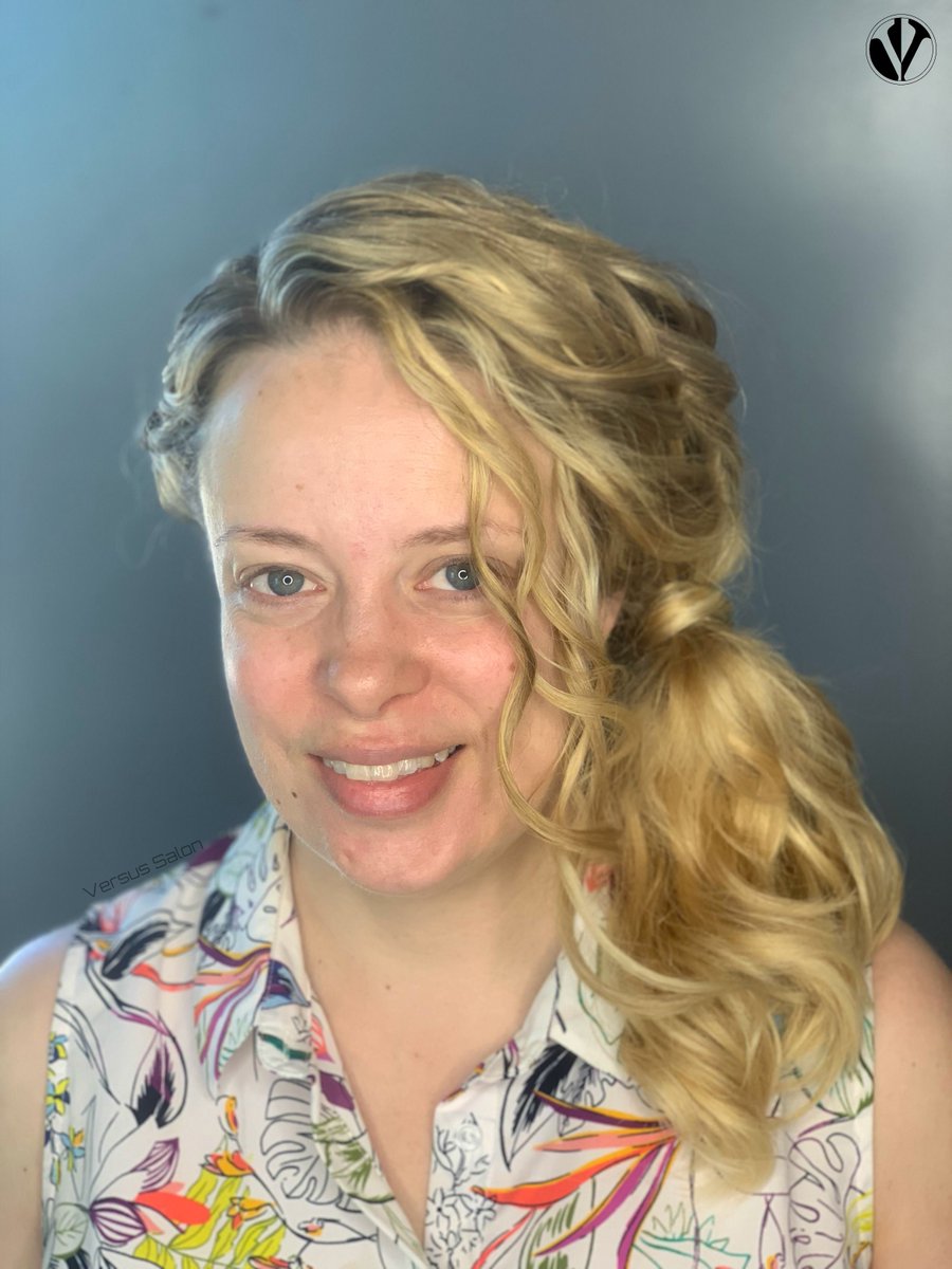 VersusSalon's tweet image. #VersusTipsandTricks : There is no pressure to heat-style your natural curls when you have a big event to attend! We love doing creative updos that highlight and protect your natural tresses 😍  #VersusCurls

#CurlyHairstyles #757CurlyHair #VASalon #HamptonRoadsHair