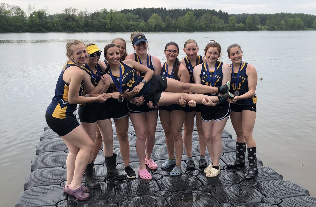 Great team effort on and off the water especially battling the stormy conditions. Go Bears!