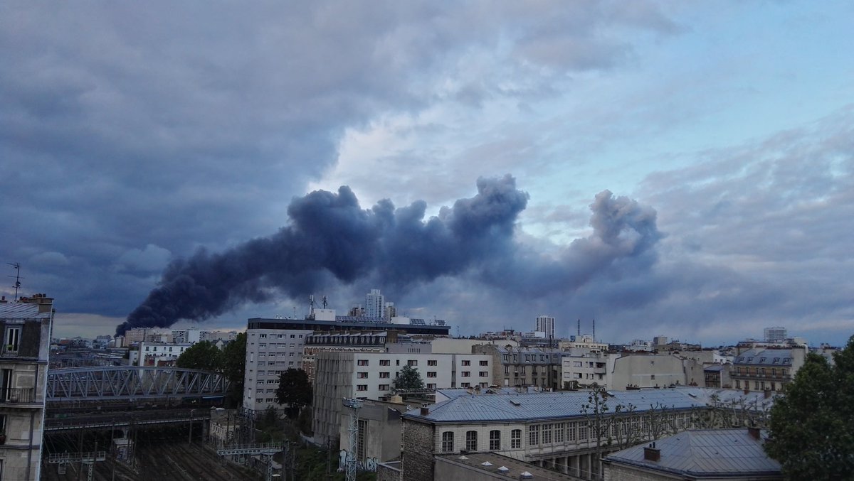 Facewalll's tweet photo. A priori c'est rue Sadi Carnot à Aubervilliers... https://t.co/4PgZEnINp8