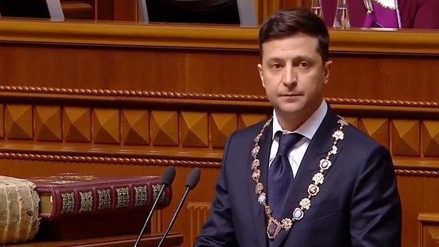 Полностью изучил инаугурацию Владимира Зеленского: хорошая речь, неожиданные решения. Разумеется, мнение стоит формировать спустя два-три года, когда будут результаты работы.
Дай бог мира и процветания братскому народу.
#Ульяновск #УльяновскаяОбласть