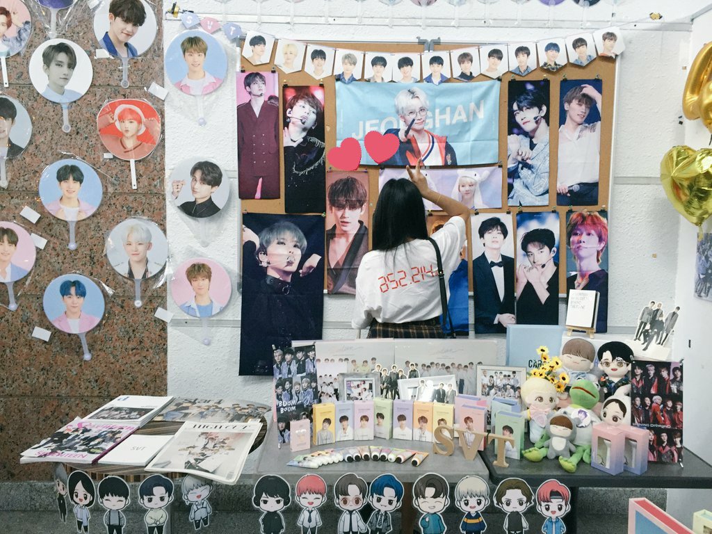 aki_carat's tweet photo. 190526
Happy 4th Anniversary๐๐
The deco are really nice!!and also the cs & cards! Full R set before i even achieve in ssp lol.
#AlwaysWithSVT https://t.co/h95AflPXQy