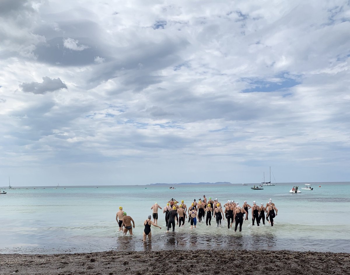jamiemain_'s tweet image. Great job @ryan_reader98 first open water outing of the season, first sea swim &amp;amp; point to point @BESTSWIMFEST 5k in choppy conditions. Then into the pool for a loosen “I’m swimming in the rain”
