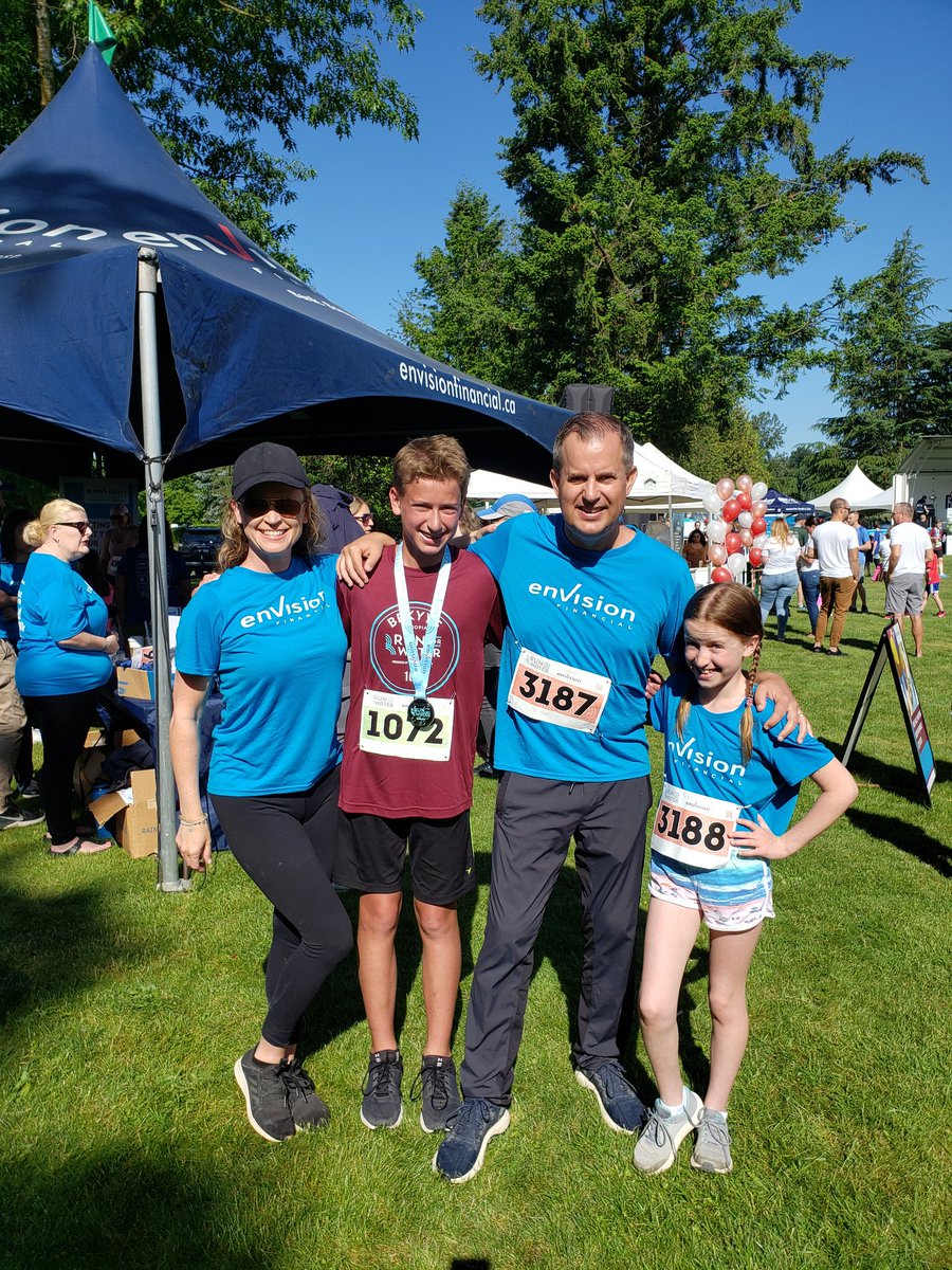 Having a blast at the @EnvisionFin @RunforWater today in #Abbotsford!