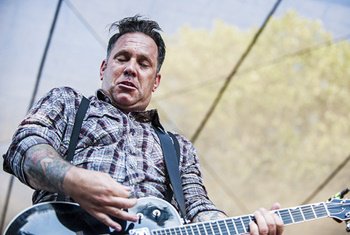 77MASH's tweet photo. #OnThisDay, 1969, born #TreverKeith - #FacetoFace https://t.co/6hyrx0qiB1