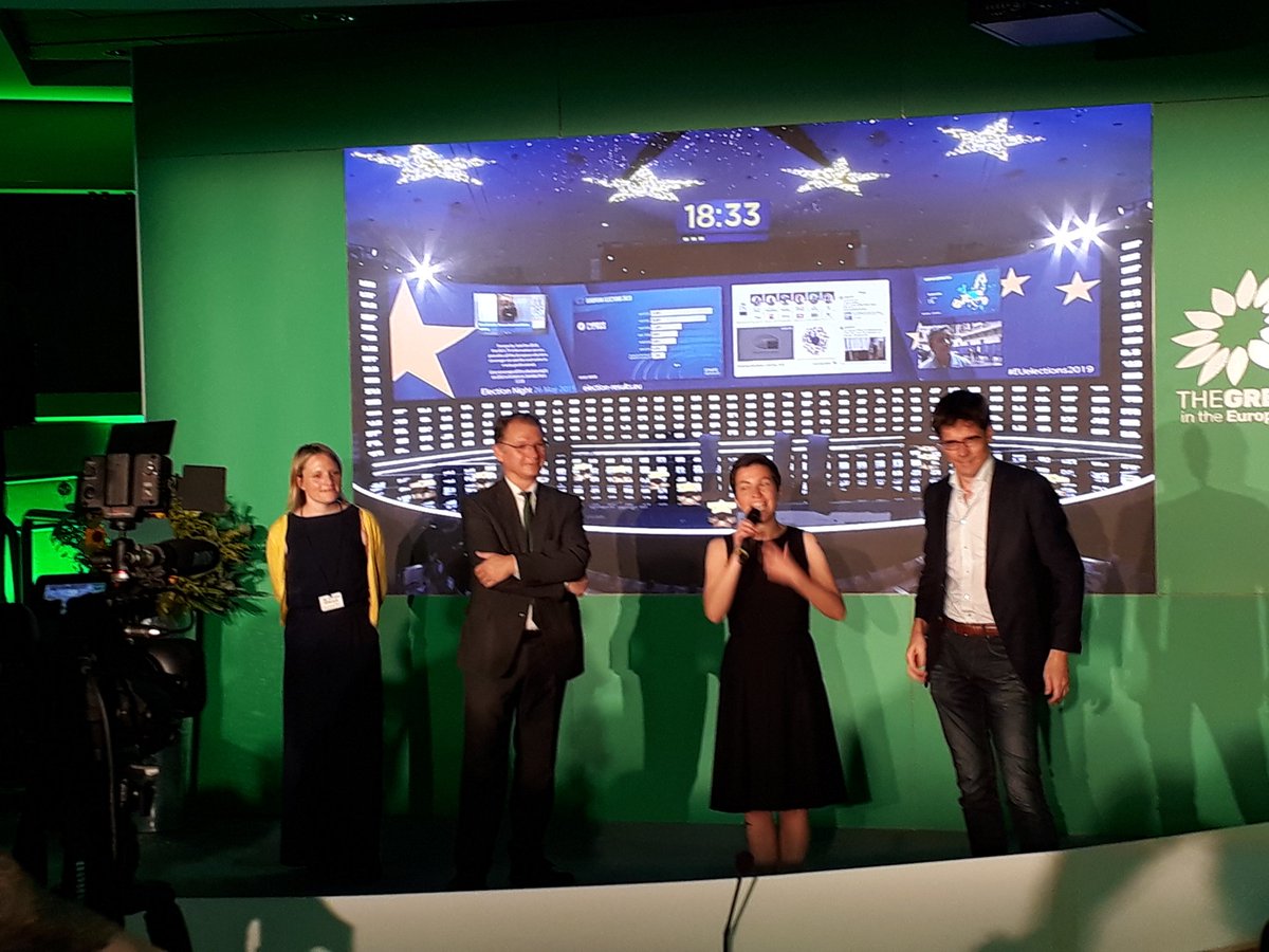 Fantastische winst van de #Groenen in Duitsland. Nu speech van <a href="/BasEickhout/">Bas Eickhout</a> en <a href="/SkaKeller/">Ska Keller</a> over the Green Way.