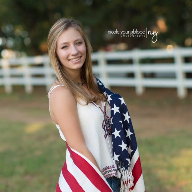 sharialbright's tweet photo. #LISDGraduations  We love you Amanda!!  We’re so proud of you!! https://t.co/4tydFttSTT