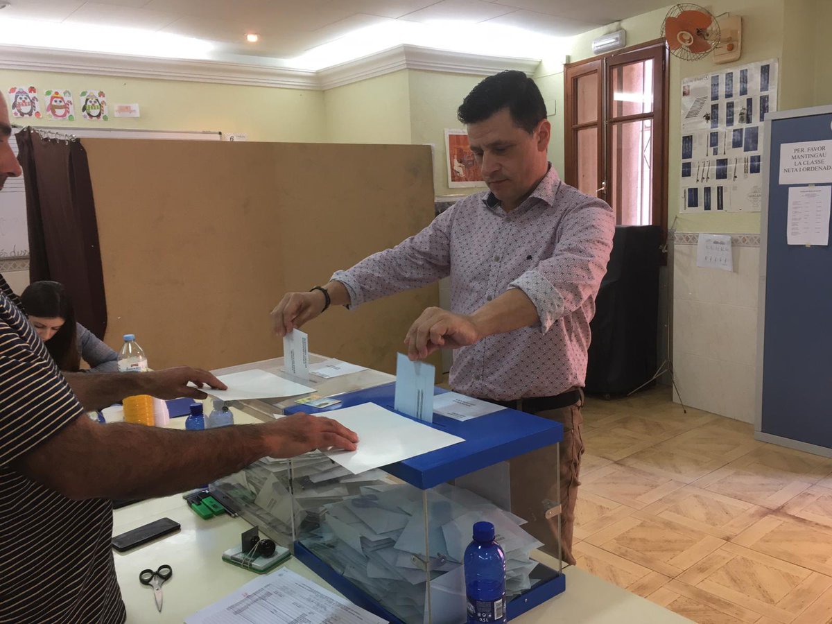 🗣📸#LaJanaEnMarxa amb Domingo, Tolós, Alcalde de #LaJana
 
#SumaCompromís🍊 amb @CompromislaJana 

#26M🗳
Amb tu, som #Imparables✊🏿
Amb tu, tenim un #CompromísPerEuropa🍊