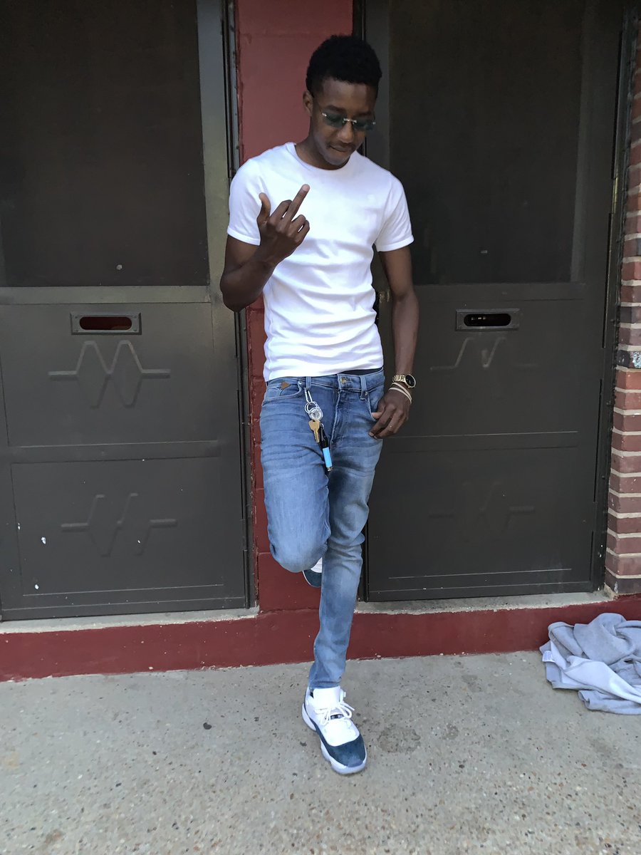 _Ebmcin's tweet image. Ik where I’m from, Yea I still hang ina slum💯🏚 #FreeDaGang🔓