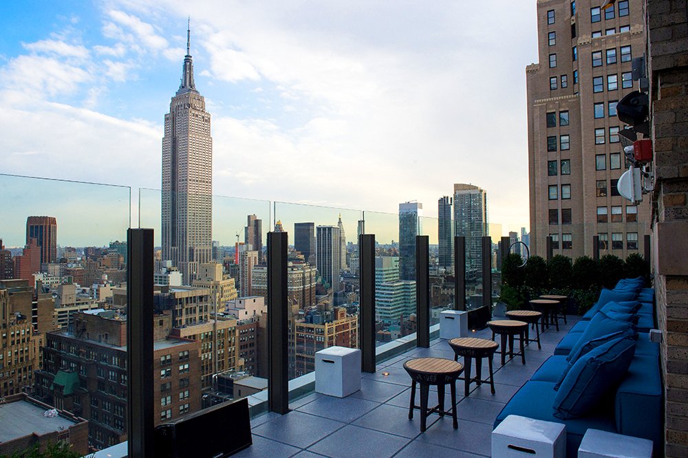 tkpnewyork's tweet image. With the weather warming up, we&apos;ve got the closest rooftop bars to @tkpnewyork so you can take care of business with us and party like a rockstar afterwards. Check them out on our #TKPConcierge page &amp;gt;&amp;gt;  qoo.ly/xkhfv  #eventprofs
Photo: @TheSkylarkNYC