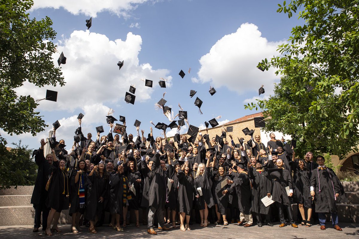 UTexasMcCombs's tweet image. Congratulations to our 2019 graduating class! We are in awe of your achievements and thankful you chose Texas McCombs for your education. We wish you all the best! #WhyMcCombs #McCombsGrad19 #UTGrad19