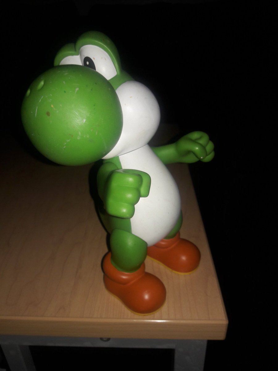 GFanactic911's tweet photo. Yo @DashieXP, look how I found at a flea market! ๐๐โคโค๐๐ผ
#BargainHunt #Bargain #NYLB #NoYoshiLeftBehind #Nintendo #Collectors #Yoshi #Figures #DashieMaker https://t.co/jFtg5FSXRl