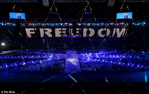 CofEverywhere's tweet photo. @trussliz George Michael performing FREEDOM @ 2012 Olympics! U want 2 take away OUR FREEDOM OF MOVEMENT &amp; HOLD US HOSTAGE TO BREXSH!T in Brexsh1t Fantasy Island Aka BREXITRAZ island #KickEmIntoTouch #DividedUK #BollockstoBrexit we are https://t.co/54RmjF4o62 NOT isolationist nationalists https://t.co/DGU1Bvx3eB