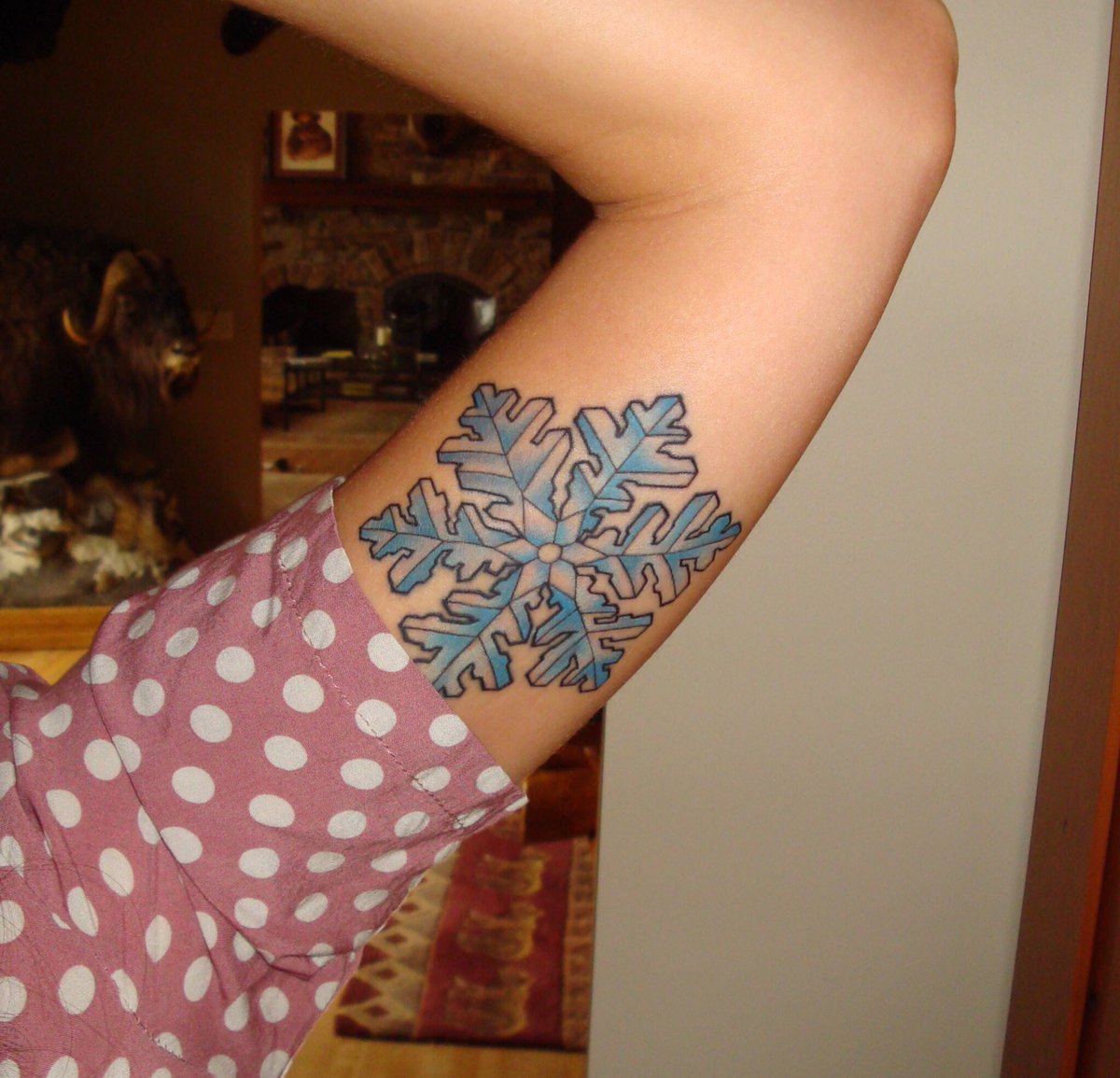 avblanch's tweet photo. @nakedcapsid How silly of us people who don’t ‘fit the mold’ to try and do something we’re passionate about. J/k. Maybe this dude should hustle as hard as he hates. 💁🏻♀️
Also, rock out with your science tattoos out! #cloudmicrophysics #scientistswithtattoos https://t.co/jZXzXlEKno