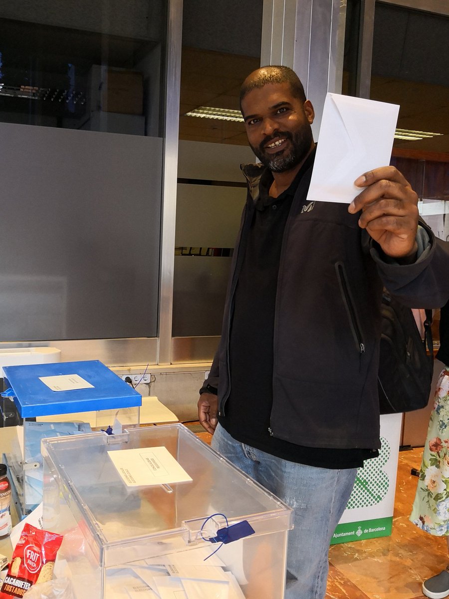 📸El nostre @MagrinyaJordi expropiant els nostres cors amb el seu somriure i el seu vot anticapitalista #AmbPasFerm ✊ #Atrevides26M