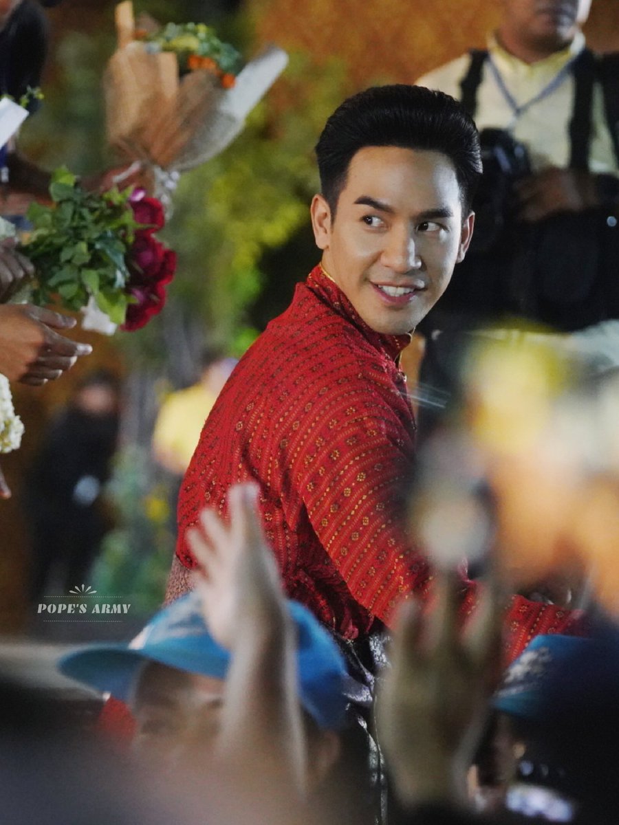 ppdd2525_3's tweet photo. ขอเก็บไว้ในความทรงจำ...ครั้งนึงในชีวิต..ภูมิใจดีใจมากกับพี่โป๊ปในวันนี้พวกเรารักพี่นะคะ.. #popezaap ขอบคุณเจ้าของภาพนะคะ😊😊 #ในสวนฝัน #ในสวนฝันผสานใจภักดิ์จงรักนฤบดี 26/05/62 ณ สนามหลวง https://t.co/8lGxgmZav3