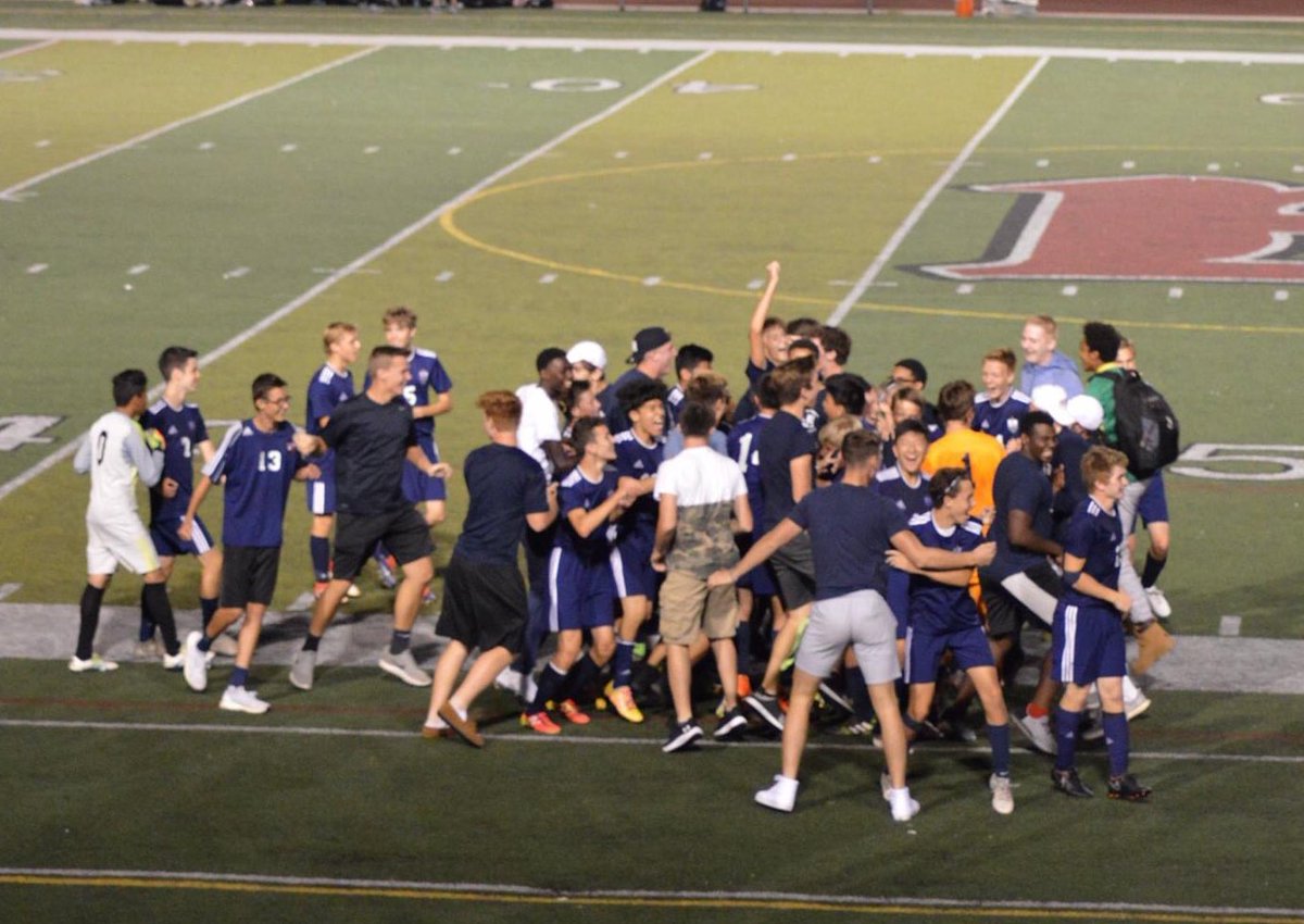 lisle_superfans's tweet photo. The Lisle Superfans of 2018-19, were something special. No one will ever forget about us. #OnePrideForever https://t.co/UfW1zjQdsA