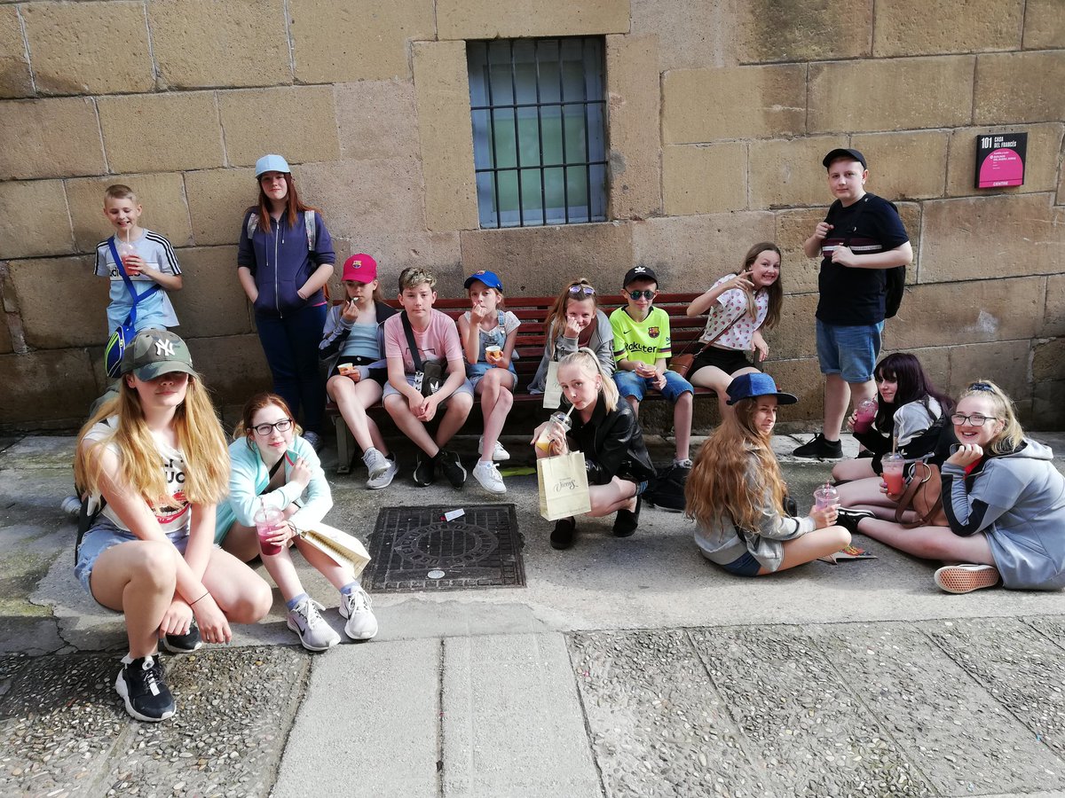 Dearne2020Paris's tweet photo. Poble Espanyol! Ice cream time!😍 https://t.co/yByU8kkroQ