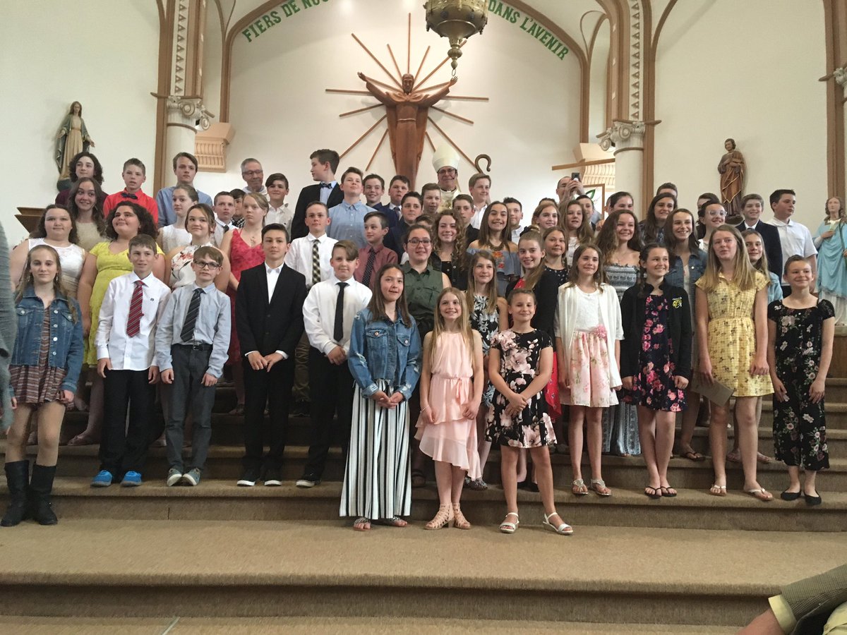 eeccasselman's tweet photo. Félicitations aux élèves de 6e qui ont fait leur confirmation aujourd’hui. #CSDCEOcatho https://t.co/dULeJwp9MQ