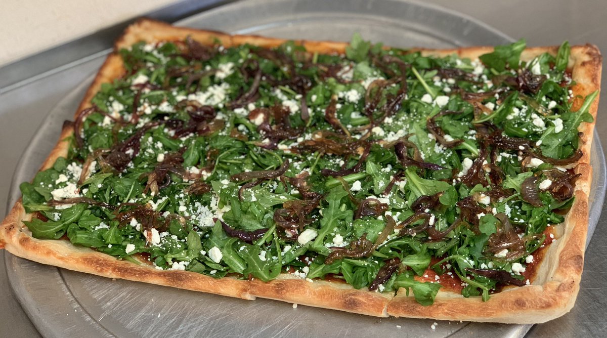 It’s time to get the arugula pizza going again 🤤 topped with goat cheese and caramelized onions. #PizzaLife #PlanetPizzaRidgefield #PizzaLife203 #InCrustWeTrust #Pizza #🍕#RidgefieldCt #Ridgefield #DailyPizza #203 #CTRestaurants #PlanetPizza #CtResraurantWeek #Food #Foodie