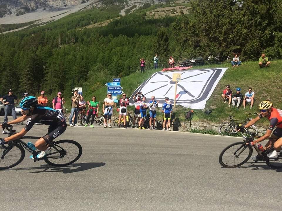 Giro d’italia, 2017. <a href="/MikelLandaMeana/">Landa Meana</a> and <a href="/vincenzonibali/">Vincenzo Nibali</a> take the final corner on Passo dello Stelvio.