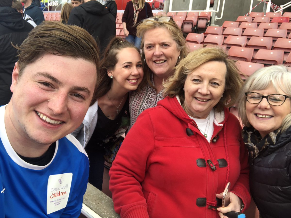 NatalieEdex's tweet photo. Also met some fellow Collaborators who were sitting in front of me and it was so lovely to meet them ๐โค๏ธ @caudwellkids @sellebrity #Bet365Stadium @Collabro @MattCollabro #TeamPagan https://t.co/fBdpw4t3Ys