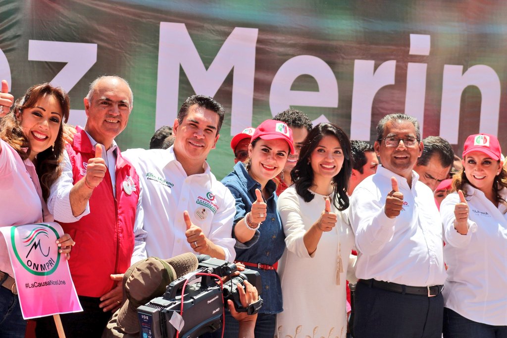 HildaFloresE's tweet photo. Un nuevo comienzo es trabajar con compromiso por el bienestar de las y los poblanos, por más trabajo, más empleos y mejores oportunidades. ¡Con @jimenezmerinomx vamos por un nuevo comienzo para Puebla! #MerinoGobernador https://t.co/PIux11n1Hf