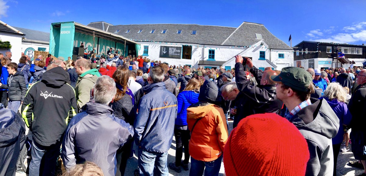 OrsayHouse's tweet photo. #postcardsfromportnahaven 
It's #FeisIle2019  Day 3 of Feis and the despite the forecast the sun shone @Bruichladdich open day @islaytuktuk @OrsayTuk 
 @thisisscotland #thisisislay @argyllsecretcoast  @islayblog  @ScotlandIsNow @WildArgyll @Islay_Jura @SpiritAndWood https://t.co/wfCyNLaS2R