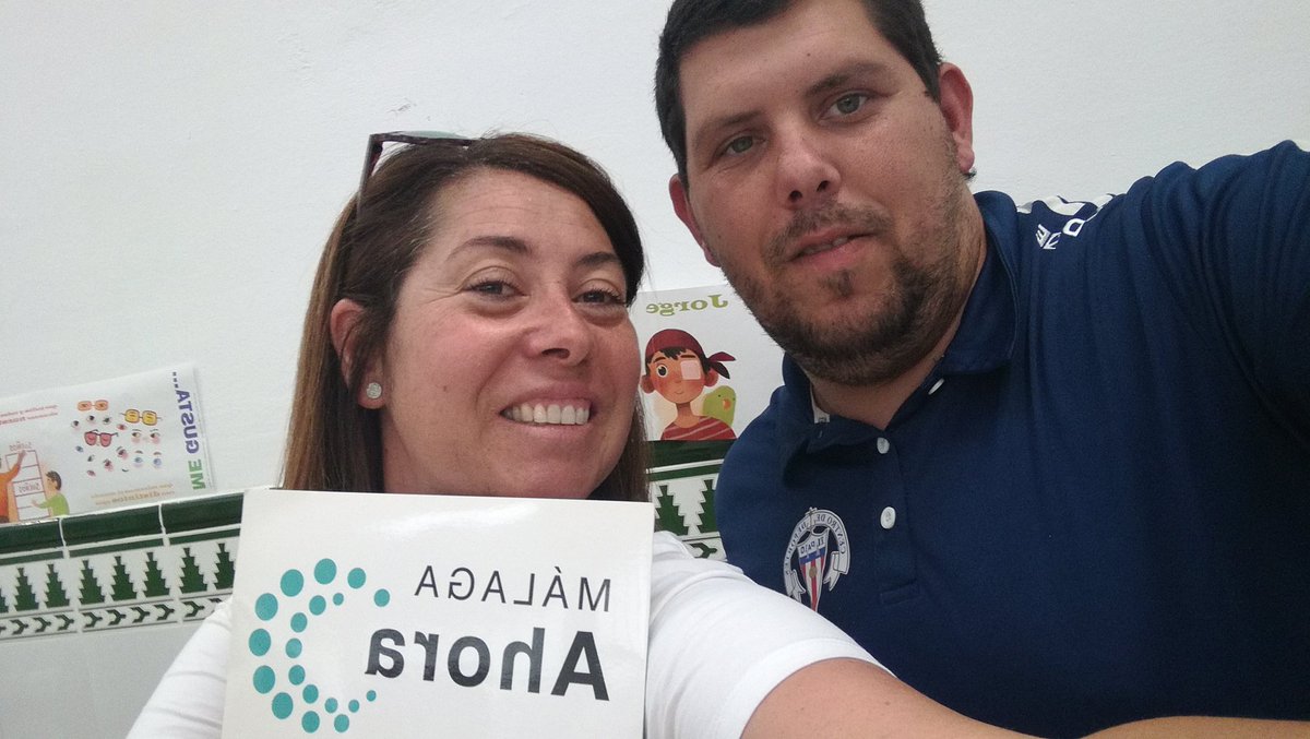 Desde nuestro colegio electoral nuestro querido Chanchi y una servidora les deseamos toda la suerte del mundo a nuestro #Equipazo @cdelpalo Vamooos que el ascenso es nuestro #PlayOff #EsePalo #Oeoeoe