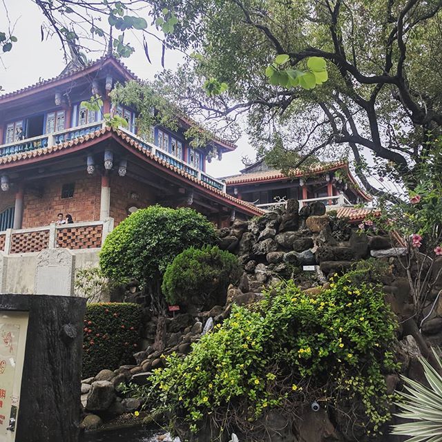 SerialTravels's tweet photo. Confession 0103: These towers are called the Chihkan towers but in my head all I can picture are actual chickens 🐔

Also, more good news 🎊 I've got a brand new post up all about Chiang Mai and one about Hanoi will be coming soon! 
#taiwan #tainan #ra… https://t.co/X5vvuKLRXd https://t.co/6F6qC5Oxw4