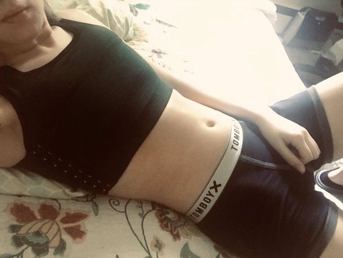 One of my favourite things about myself: I can pull off a feminine corset dress or a masculine look equally<a href="/tag/selfie"class="tags"><span>#selfie</span></a>